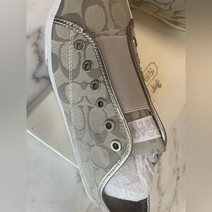 Coach Tan Sneakers Comfortable Casual Footwear nib new size 9.5 new